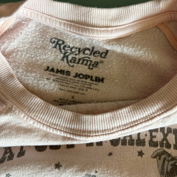 JANIS JOPLIN image on light pink sweatshirt - Picture 2 of 3